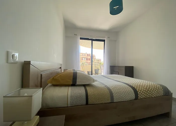 Appartement T2 De Standing Avec Parking A 250 Metres De La Plage, Route Des Sanguinaires, Ajaccio