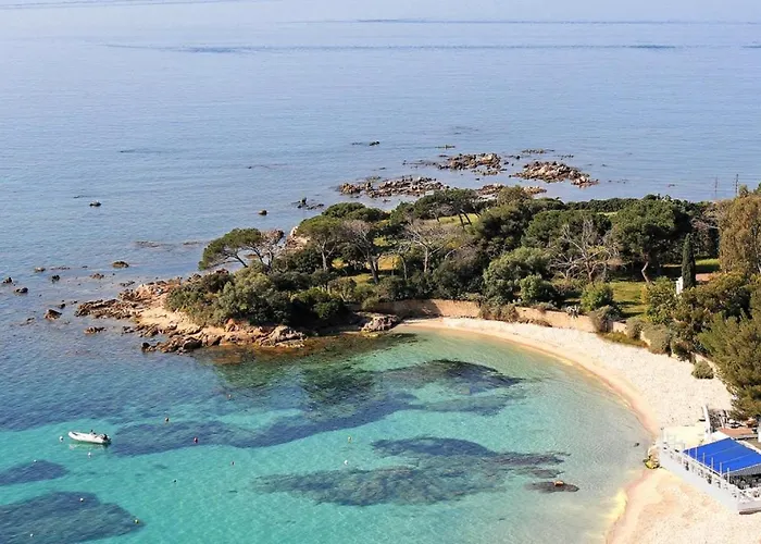 Appartement T2 De Standing Avec Parking A 250 Metres De La Plage, Route Des Sanguinaires, Ajaccio