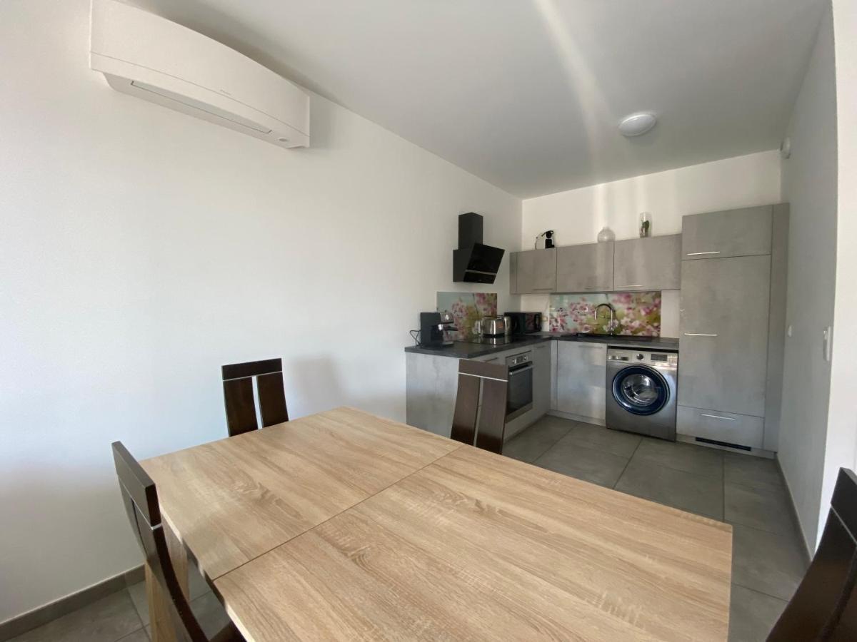 Apartment T2 De Standing Avec Parking A 250 Metres De La Plage, Route Des Sanguinaires, Ajaccio