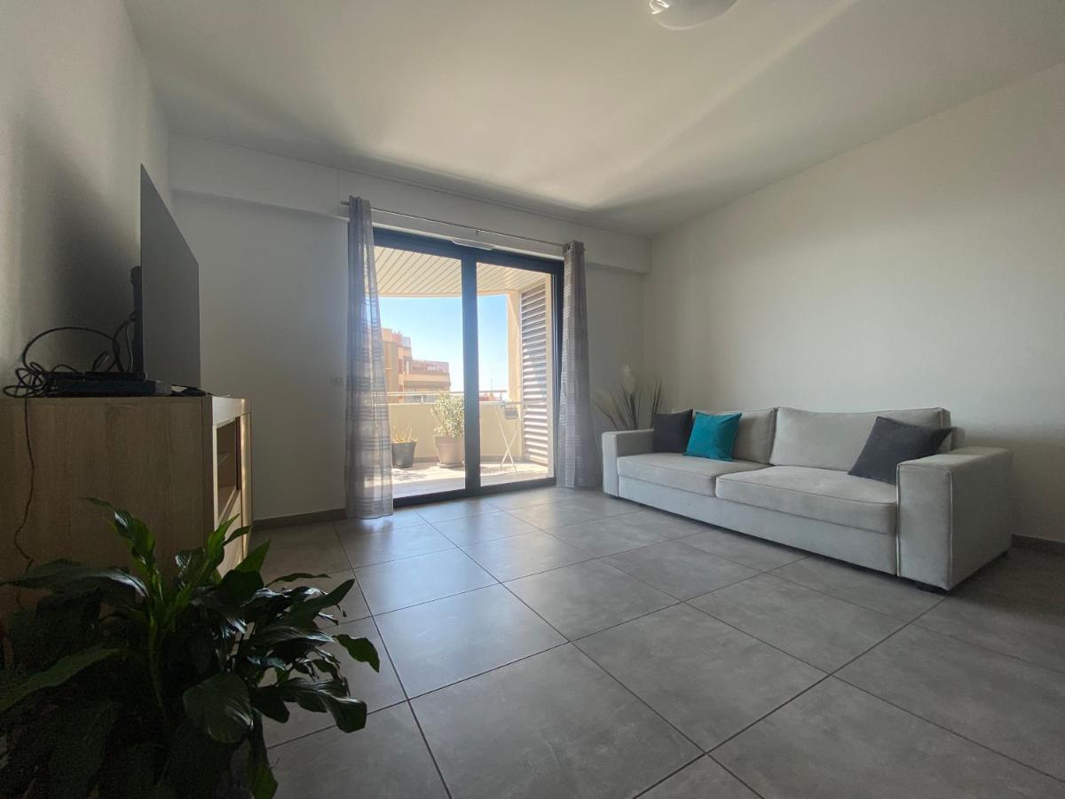 Apartment T2 De Standing Avec Parking A 250 Metres De La Plage, Route Des Sanguinaires, Ajaccio